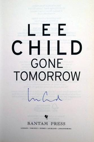 Lee-Child-autograph-signed-Jack-Reacher-memorabilia-book-novelist-literary-writer-author-novel-crime-fiction-gone-tomorrow-first-edition-signature