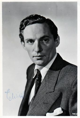 Peter-Finch-Hollywood-movies-film-legend-autograph-signed-photo-cinema-memorabilia-network