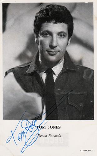 Tom-Jones-signed-music-memorabilia-singer-legend-autograph-the-voice-green-grass-of-home-delilah-Shes-a-Lady-Kiss-Sex-Bomb-Its-Not-Unusual-Whats-New-Pussycat