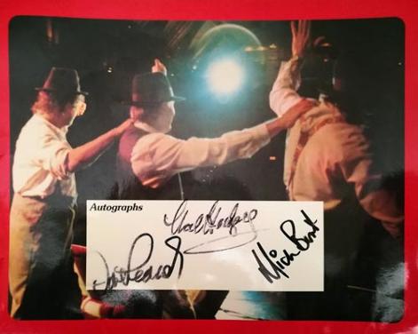 Chas-and-Dave-autographs-memorabilia-signed-tour-programme-dave-peacock-autograph-chas-hodges-signature-mick-burt-