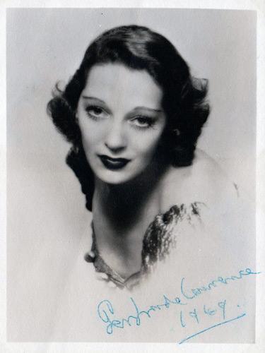 Gertrude-Lawrence-autograph-Gertrude-Lawrence-memorabilia-Noel-Coward-Gertie-Tonight-at-8-30-Private-Lives-Oh-Kay-Pygmalion-Eliza-Doolittle-Theatre-memorabilia