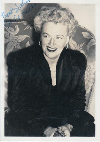 Gracie-Fields-signed-music-tv-movie-memorabilia-singer-legend-autograph-Sally-in-Our-Alley-Around-the-World-dame-capri-Biggest-Aspidistra-in-the-World-Queen-of-Hearts