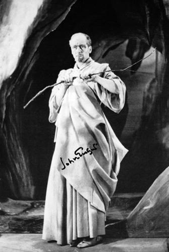 John-Gielgud-autograph-Sir-John-Gielgud-memorabilia-signed-theatre-memorabilia-Shakespeare-Old-Vic-RSC-RADA-beckett-hamlet-elizabeth-arthur-hobson