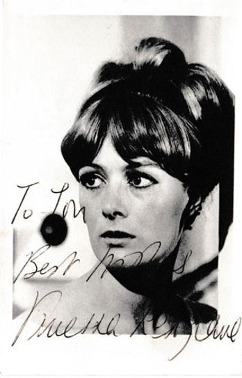 Vanessa-Redgrave-autograph-signed-film-memorabilia--actress-oscar-julia-signature