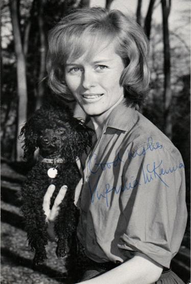 Virginia-McKenna-Hollywood-movies-film-legend-autograph-signed-photo-cinema-memorabilia-Born-Free