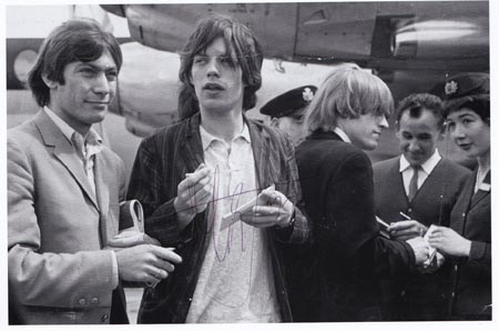 the-rolling-stones-memorabilia-according-to-book-mick-jagger-autograph-signed-signature